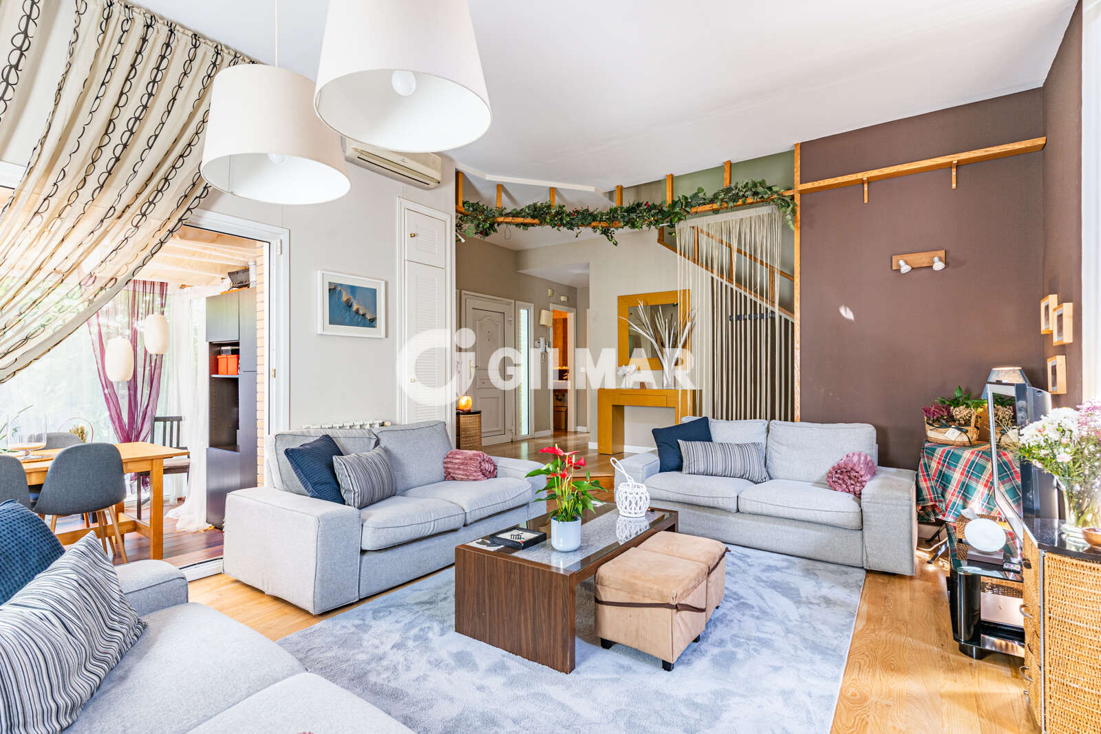 Property slider Gilmar