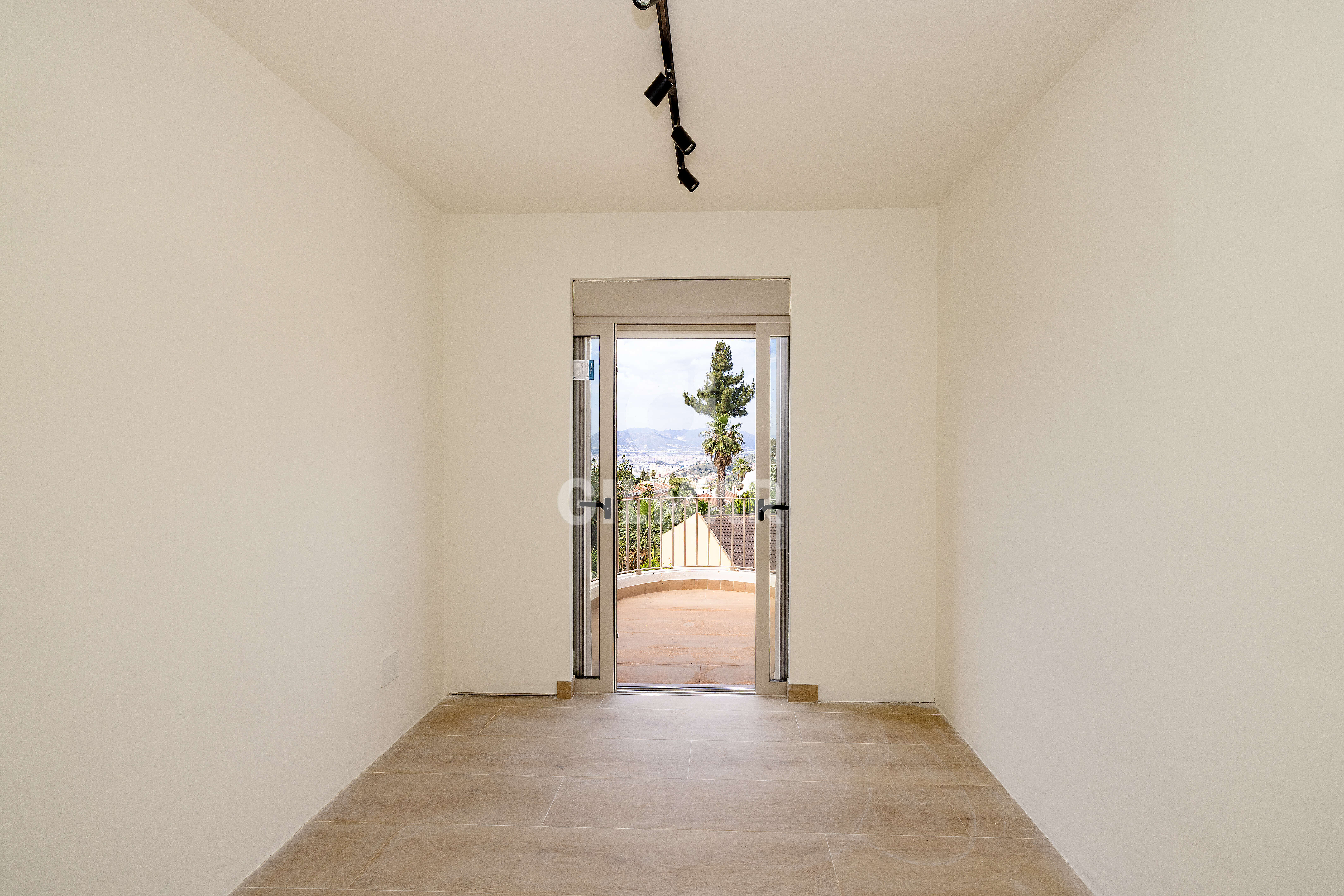Photo of Semi-detached house