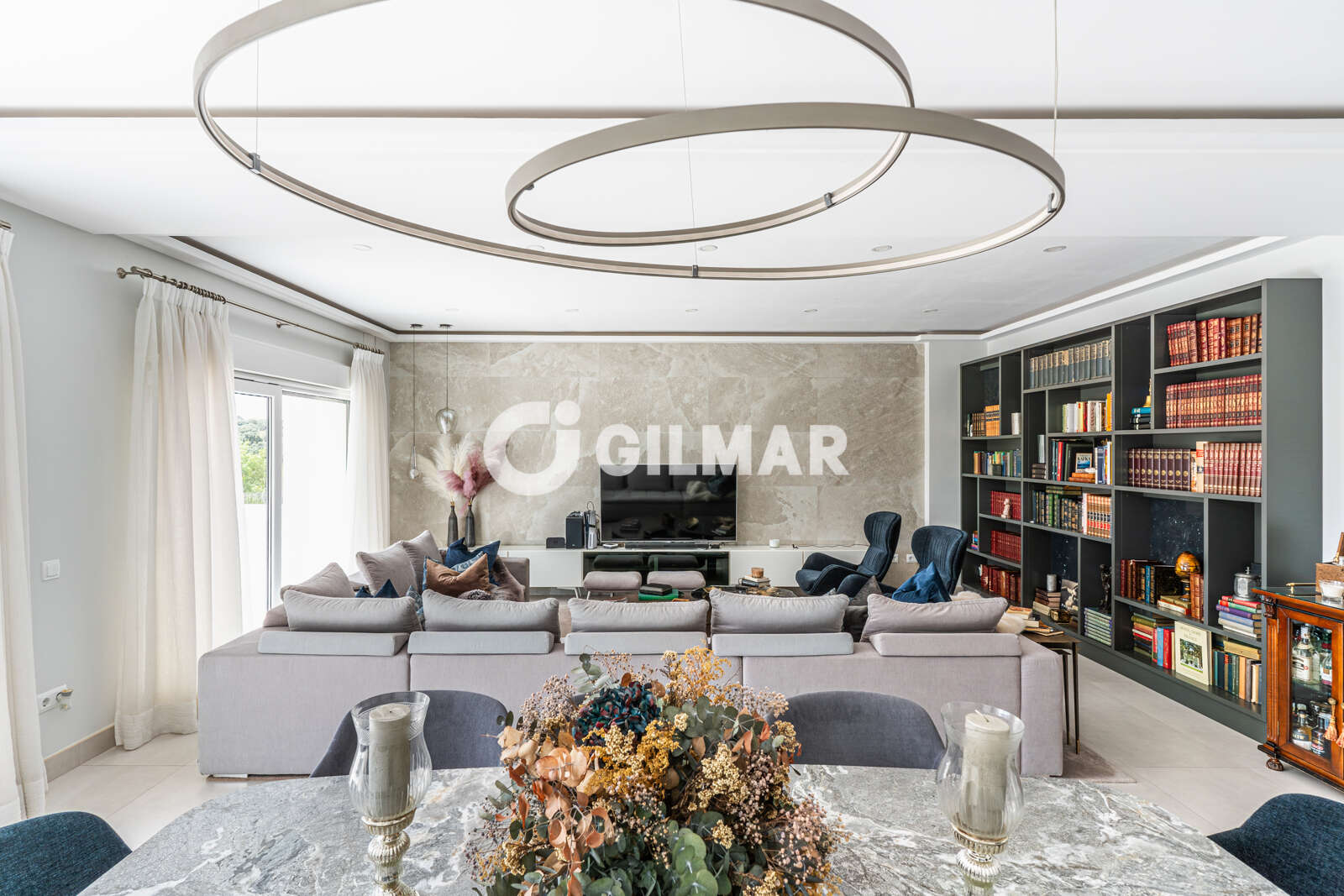 Property slider Gilmar