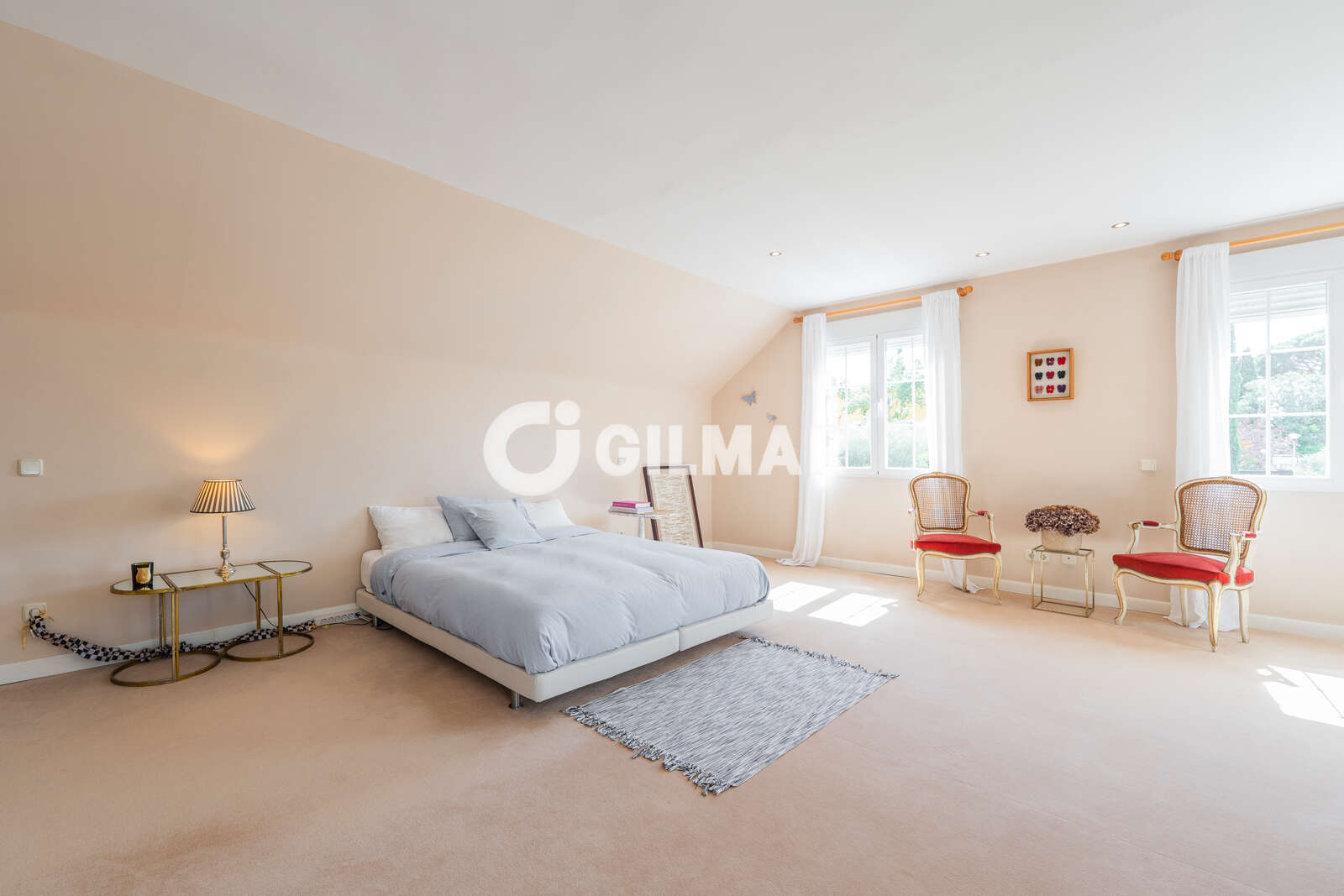 Property slider Gilmar