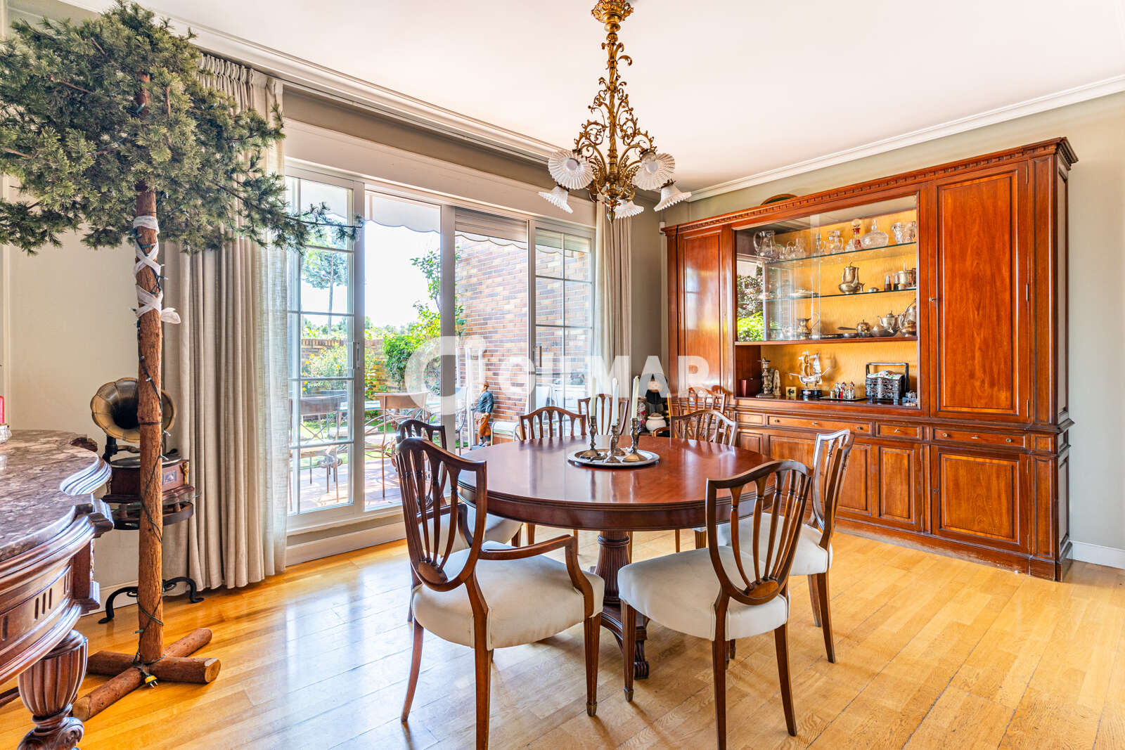 Property slider Gilmar