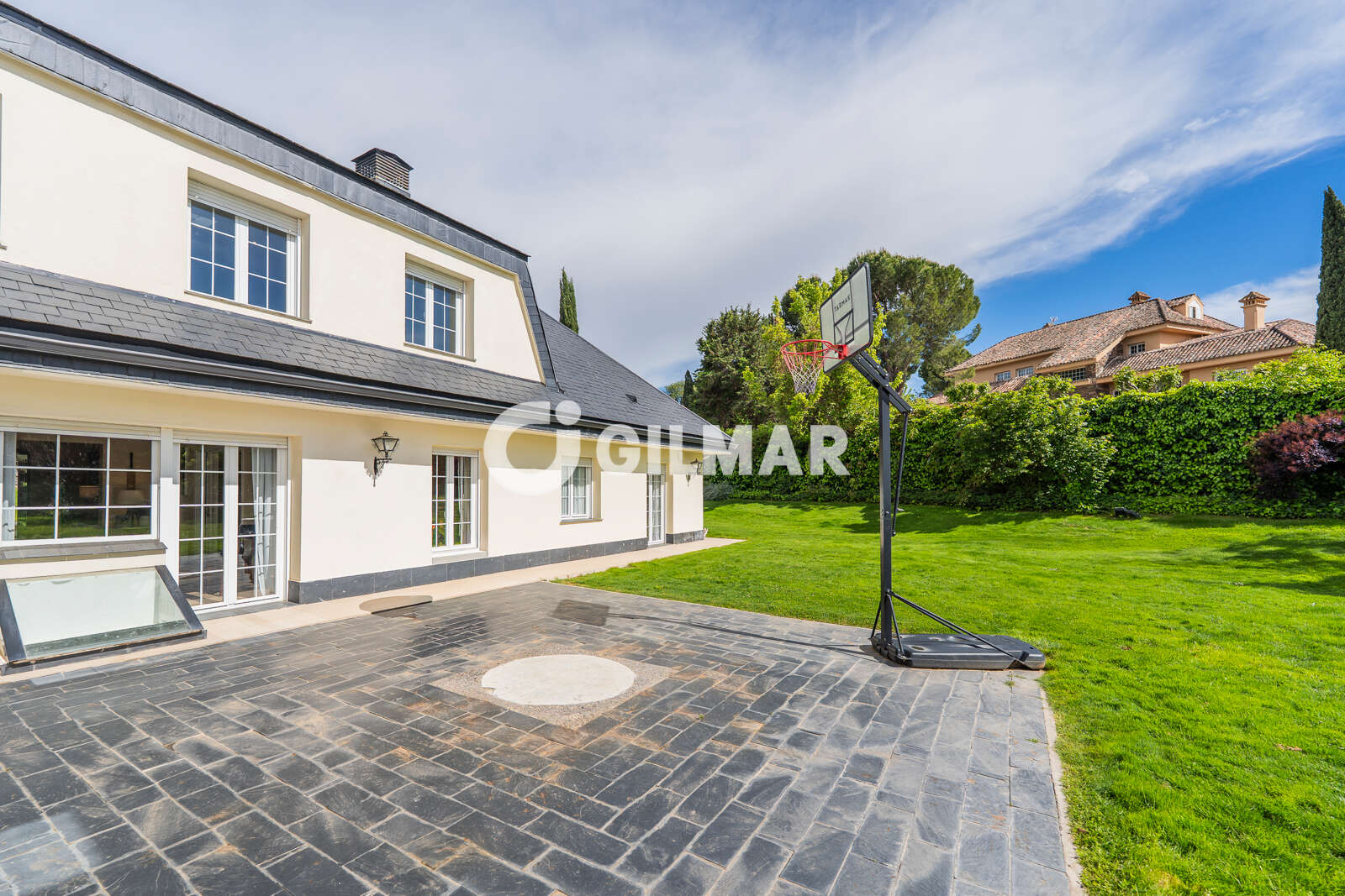 Property slider Gilmar