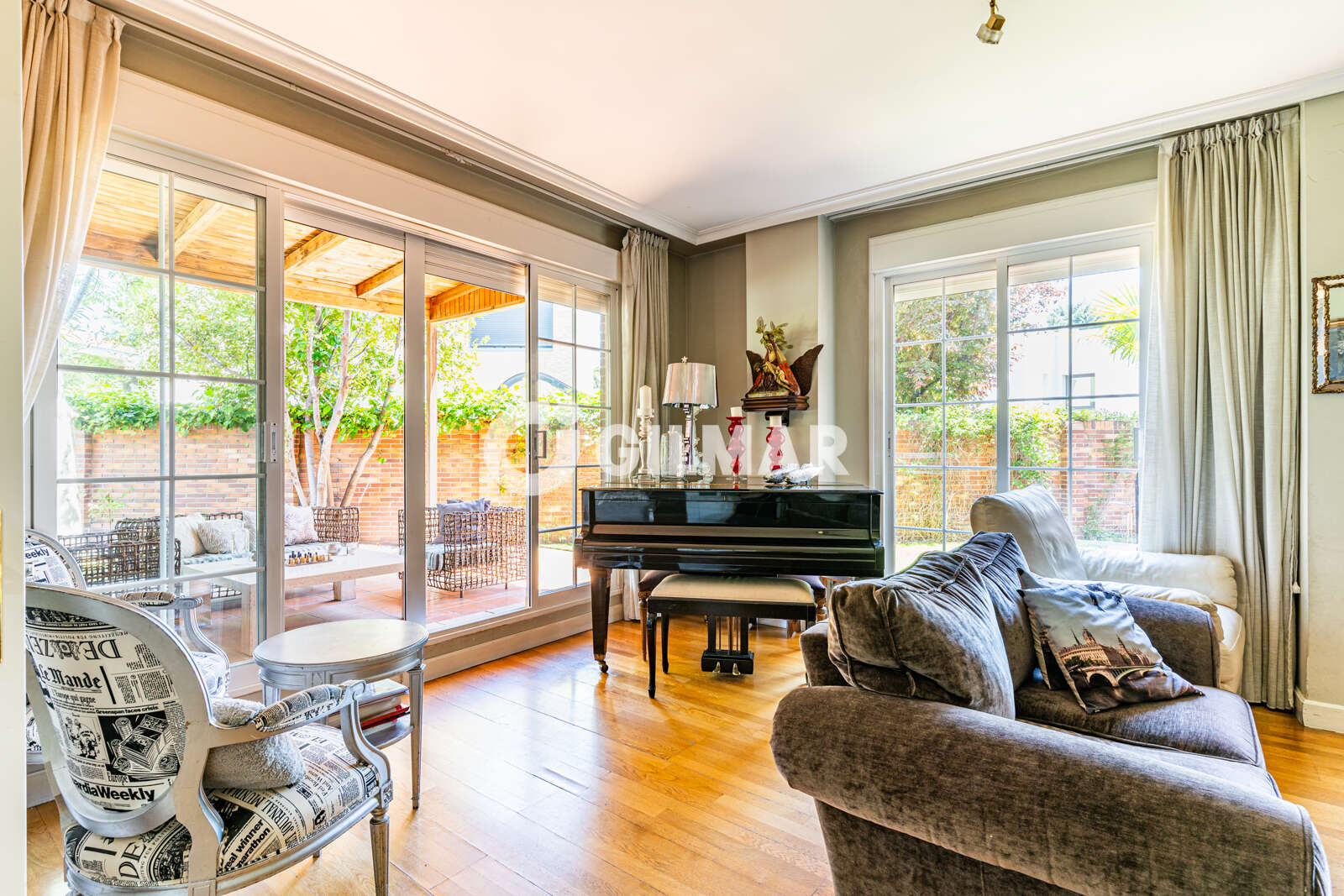 Property slider Gilmar