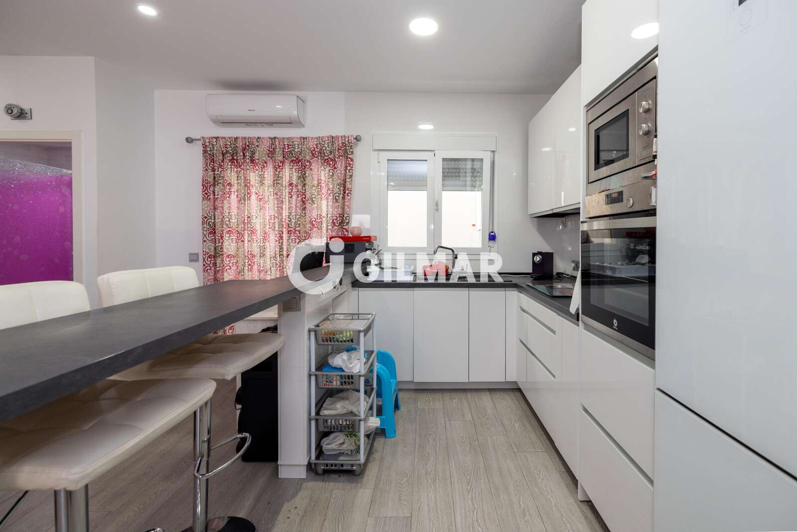 Property slider Gilmar