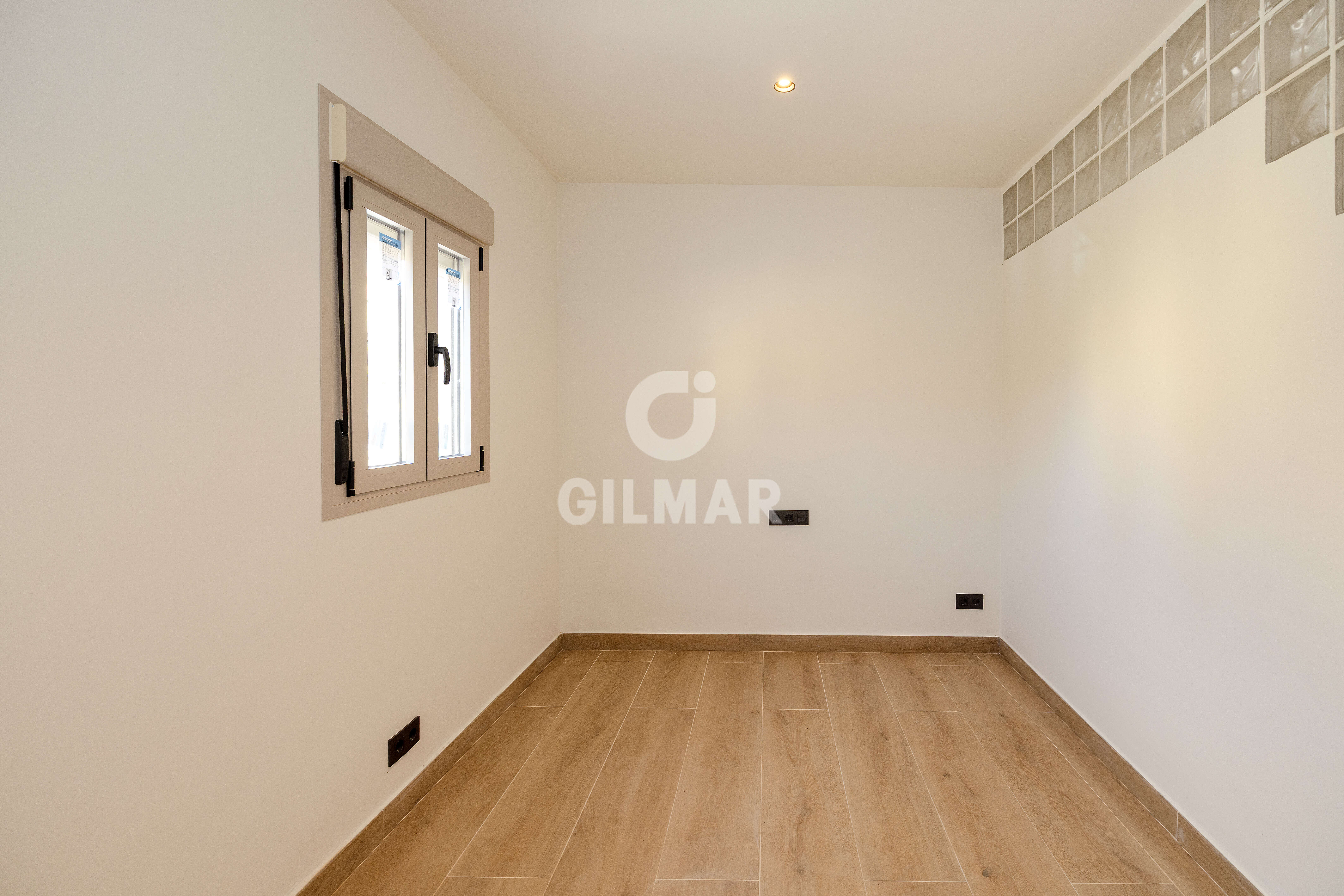 Photo of Semi-detached house
