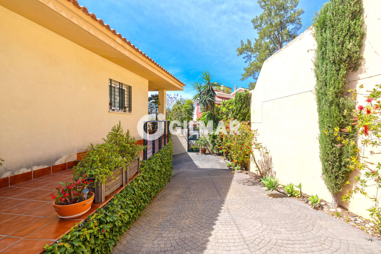 Property slider Gilmar