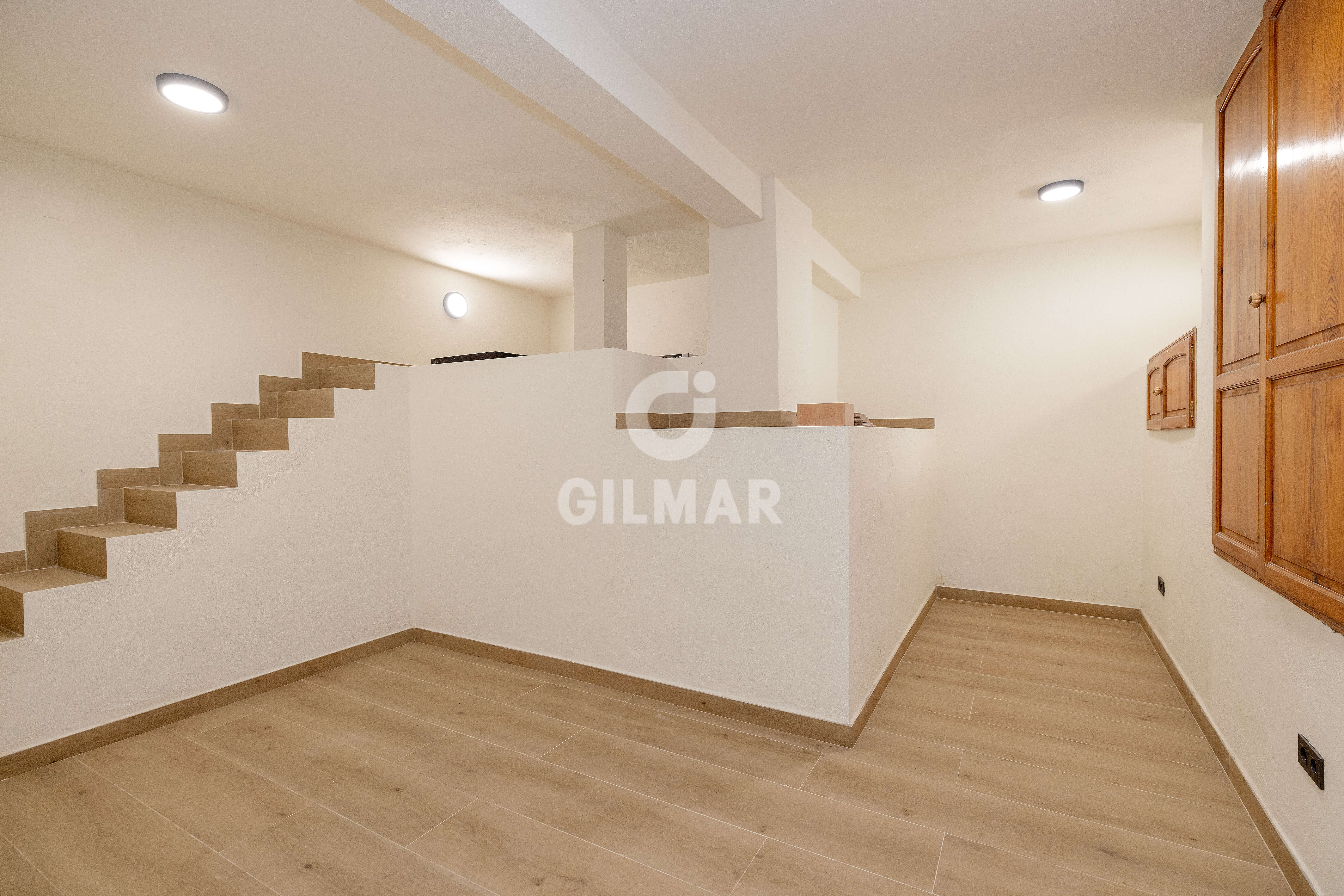 Photo of Semi-detached house