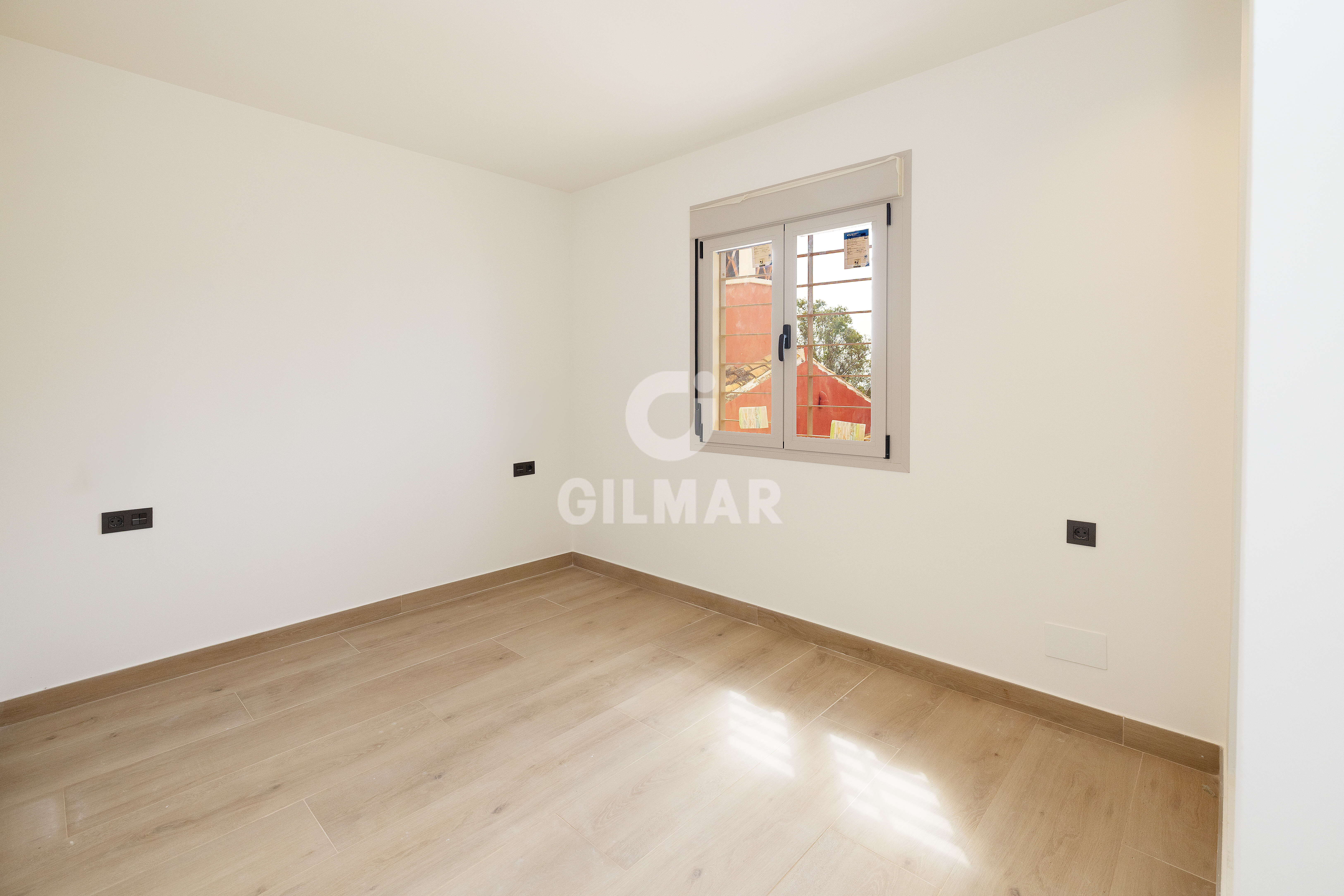 Photo of Semi-detached house