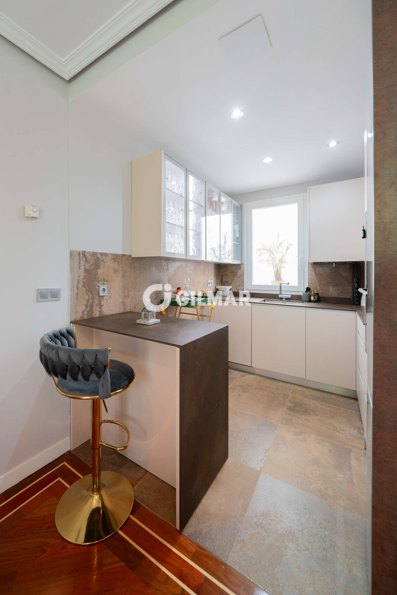 Property slider Gilmar
