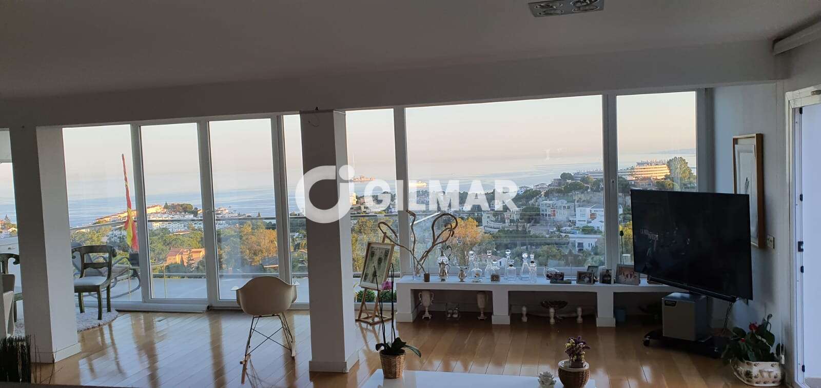 Property slider Gilmar