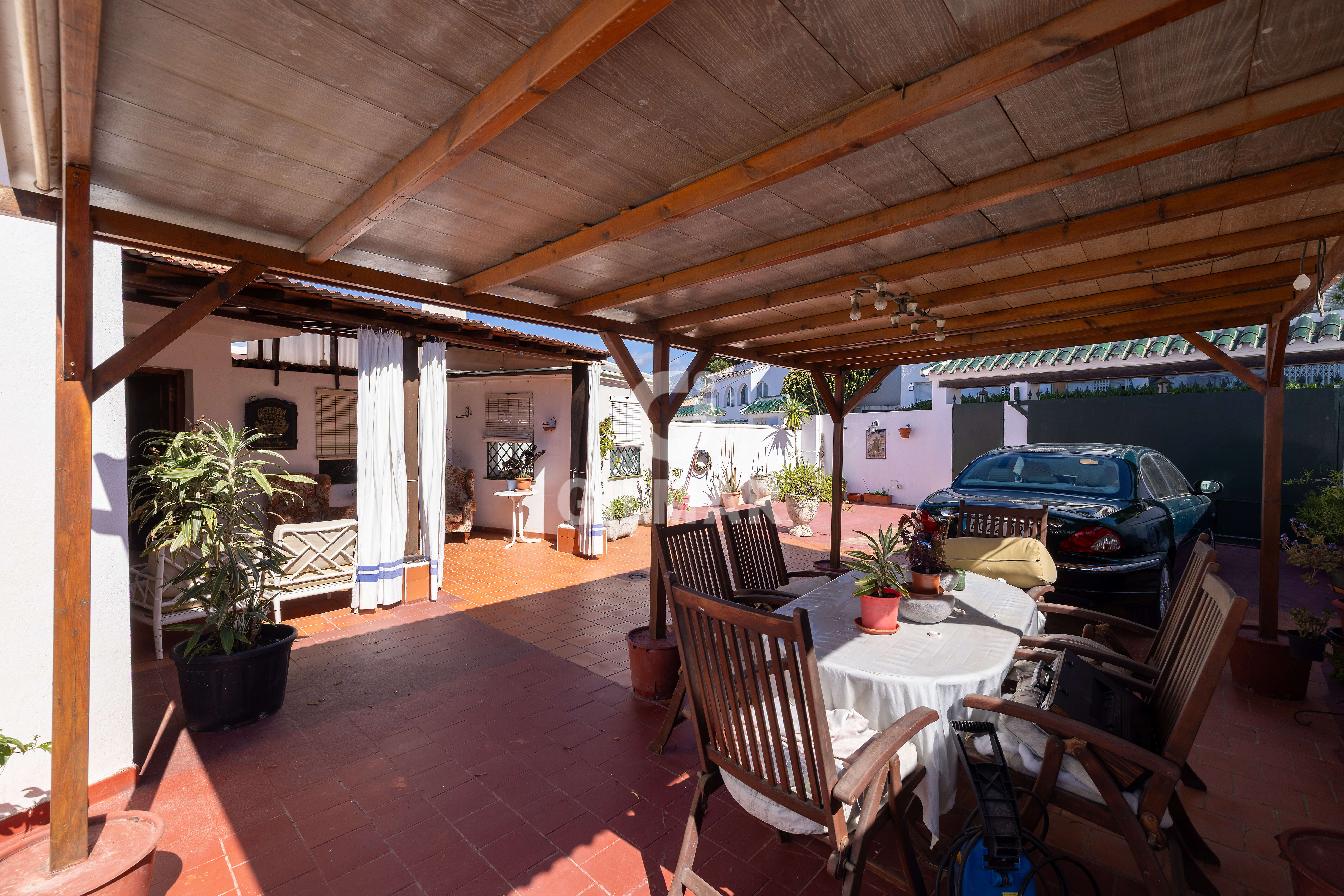 Photo of Semi-detached house