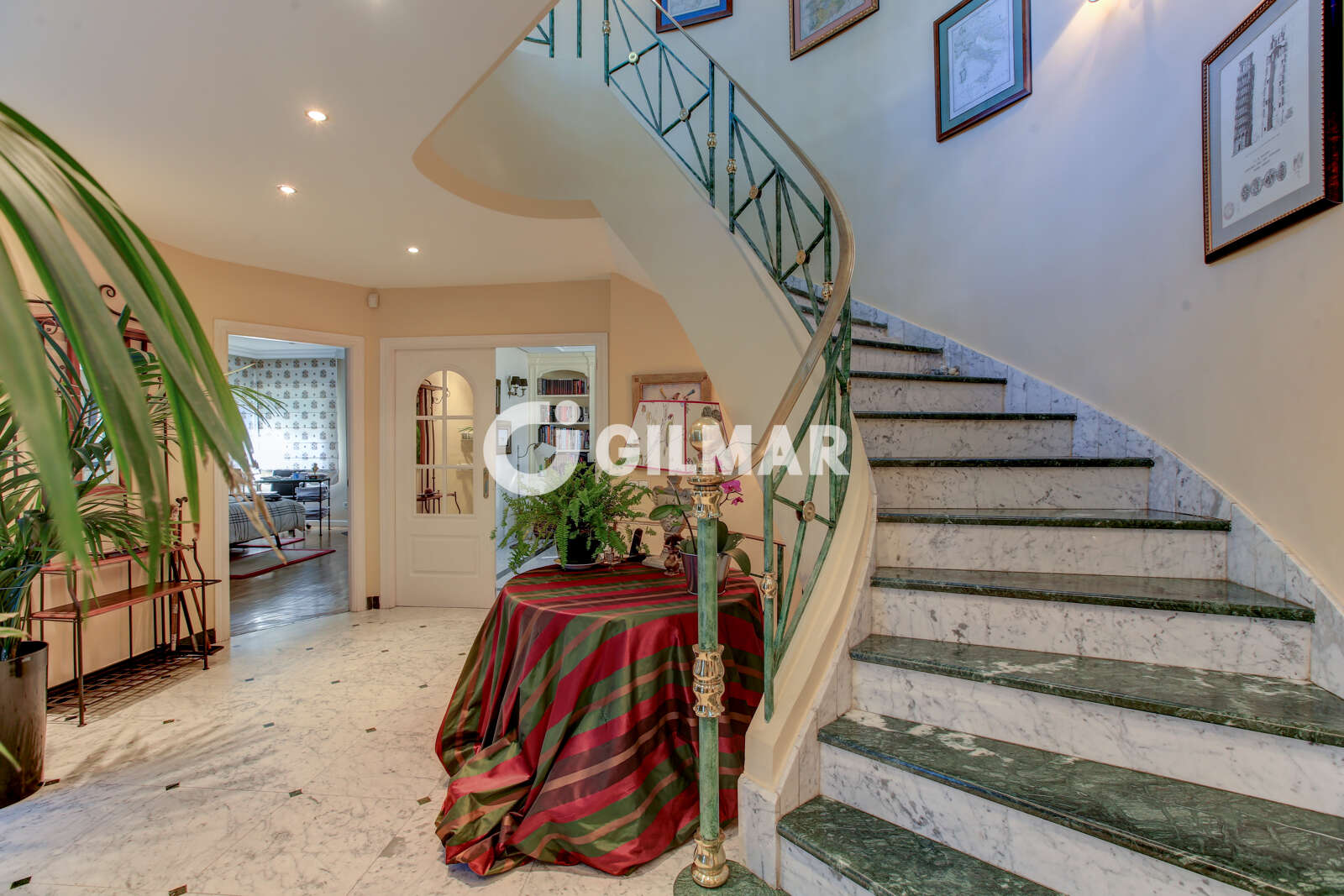 Property slider Gilmar