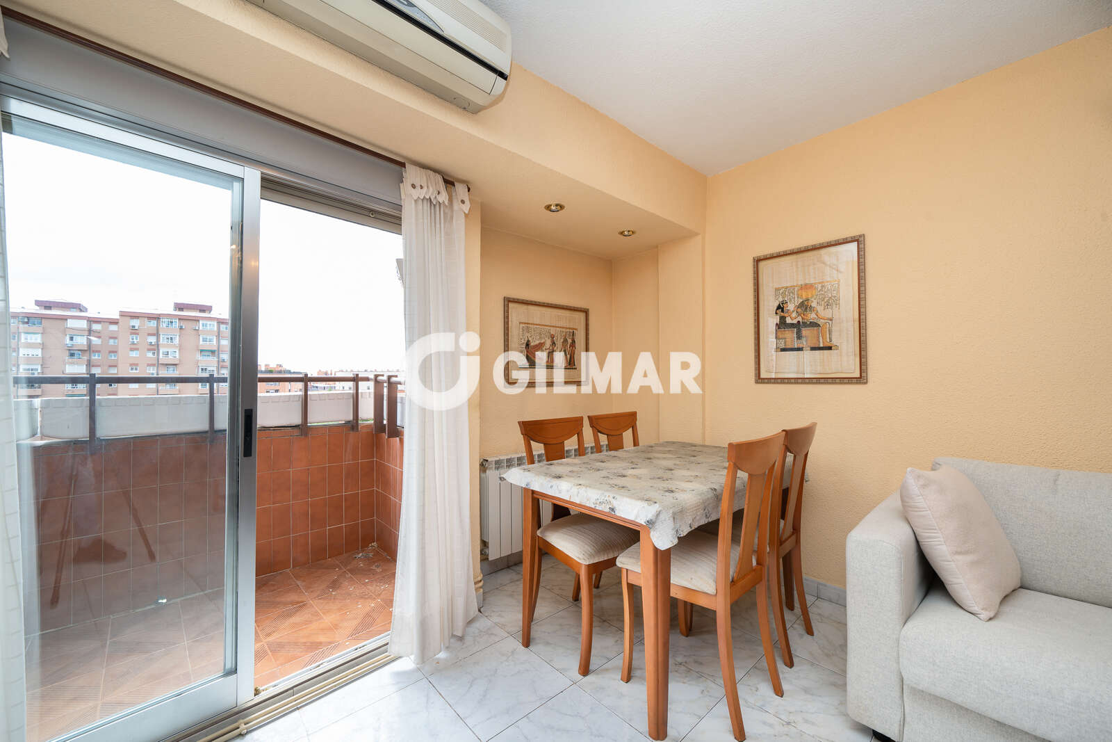 Property slider Gilmar