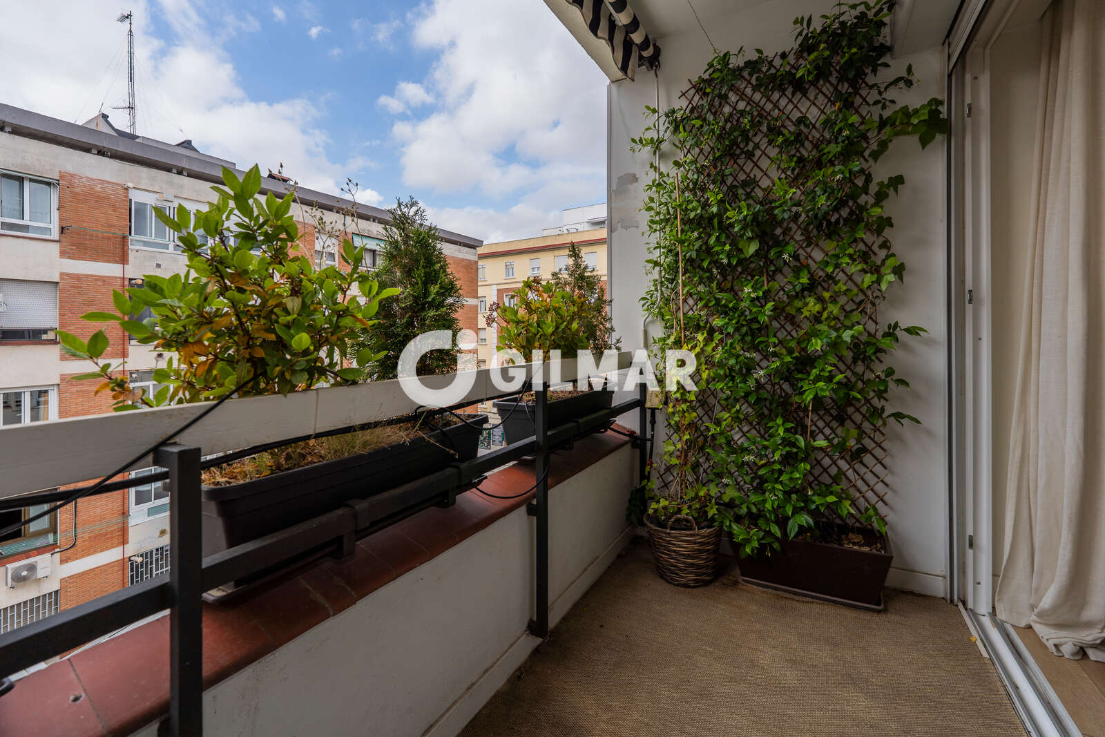 Property slider Gilmar