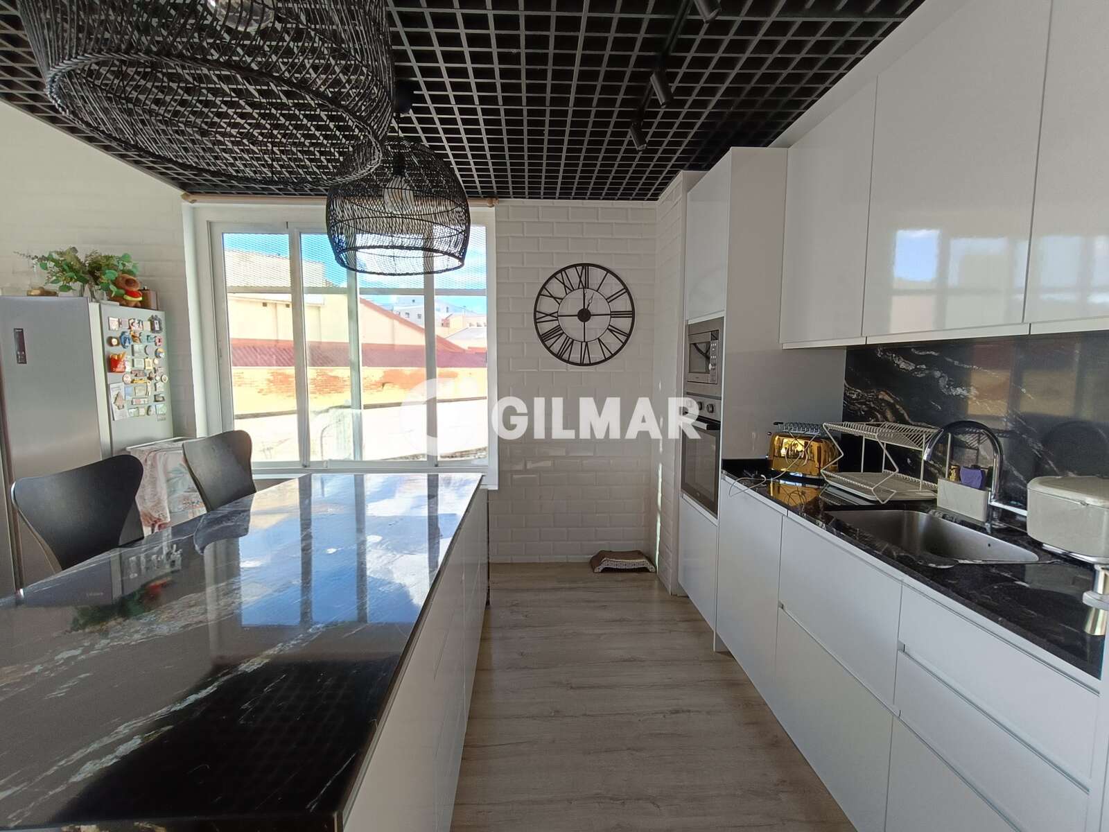 Property slider Gilmar