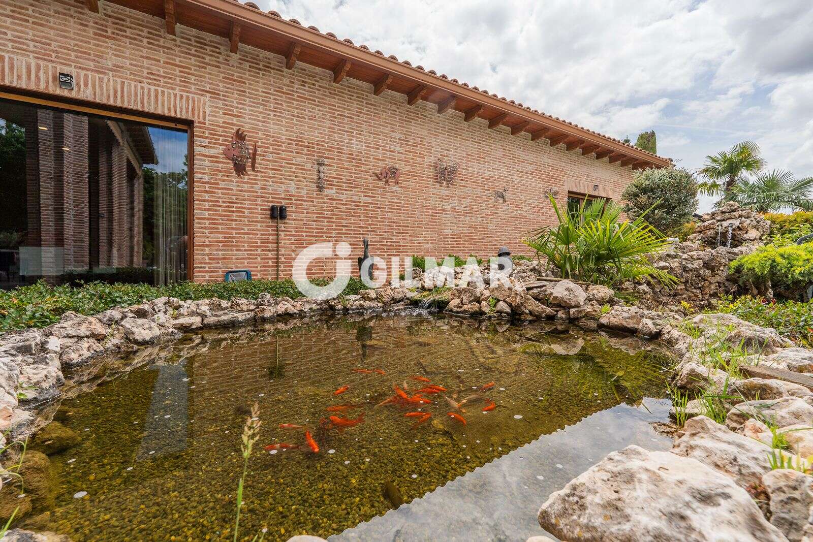 Property slider Gilmar