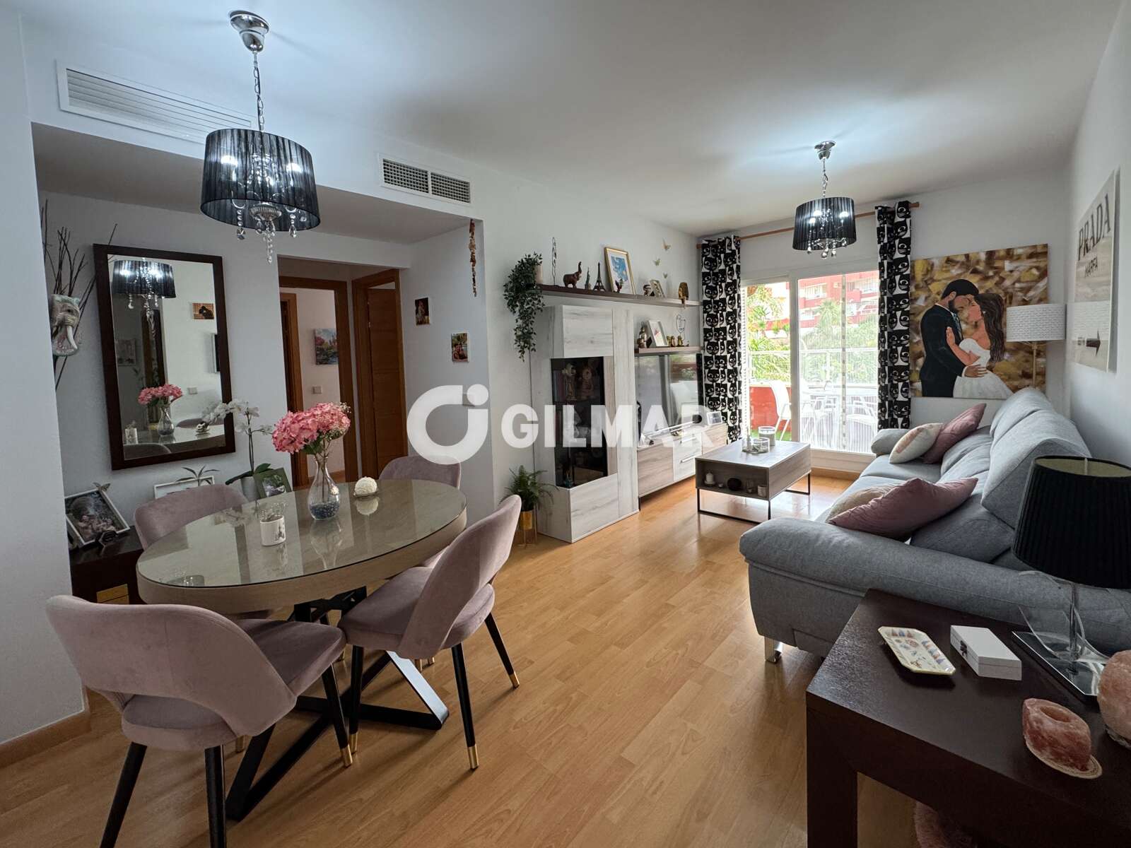 Property slider Gilmar