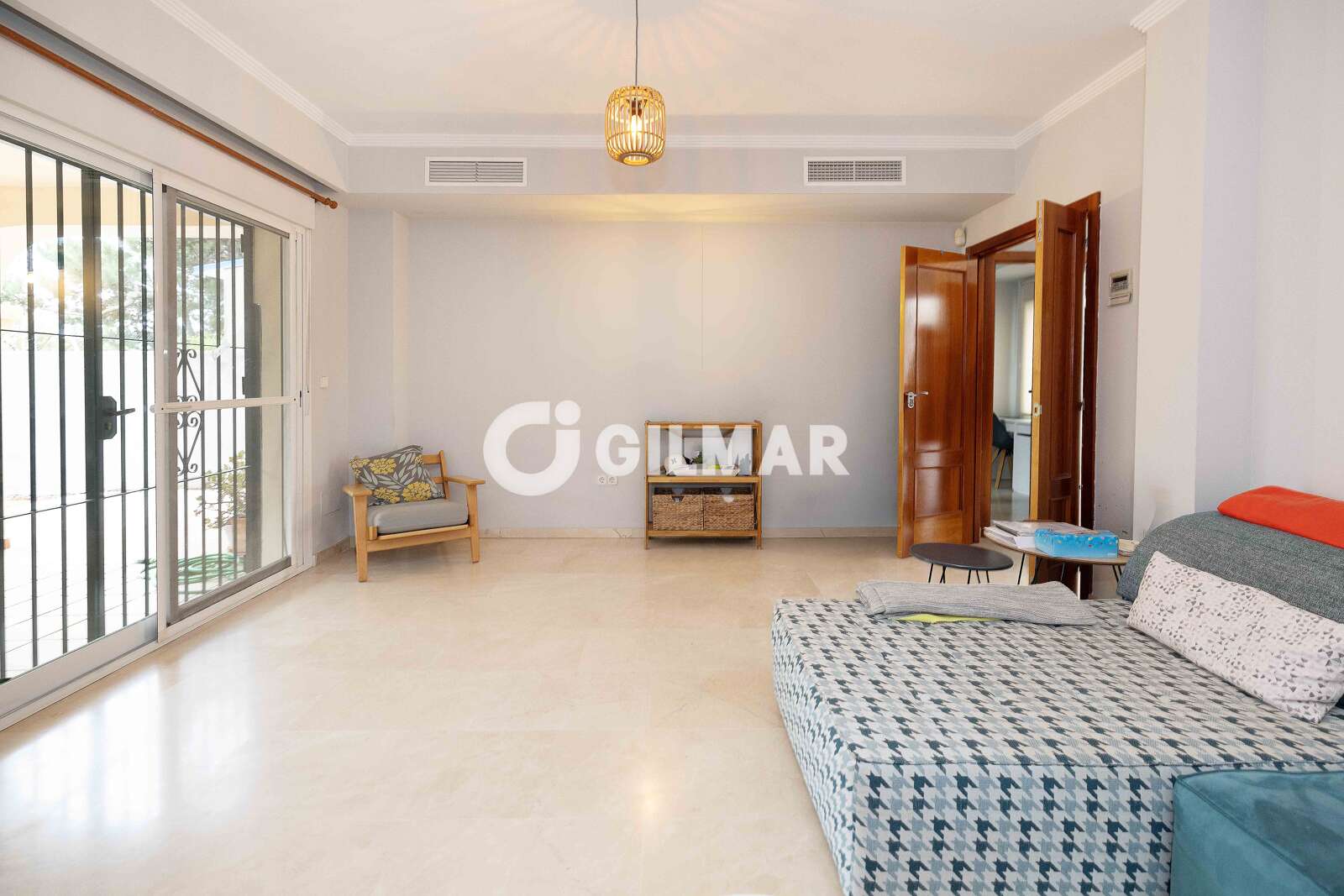 Property slider Gilmar