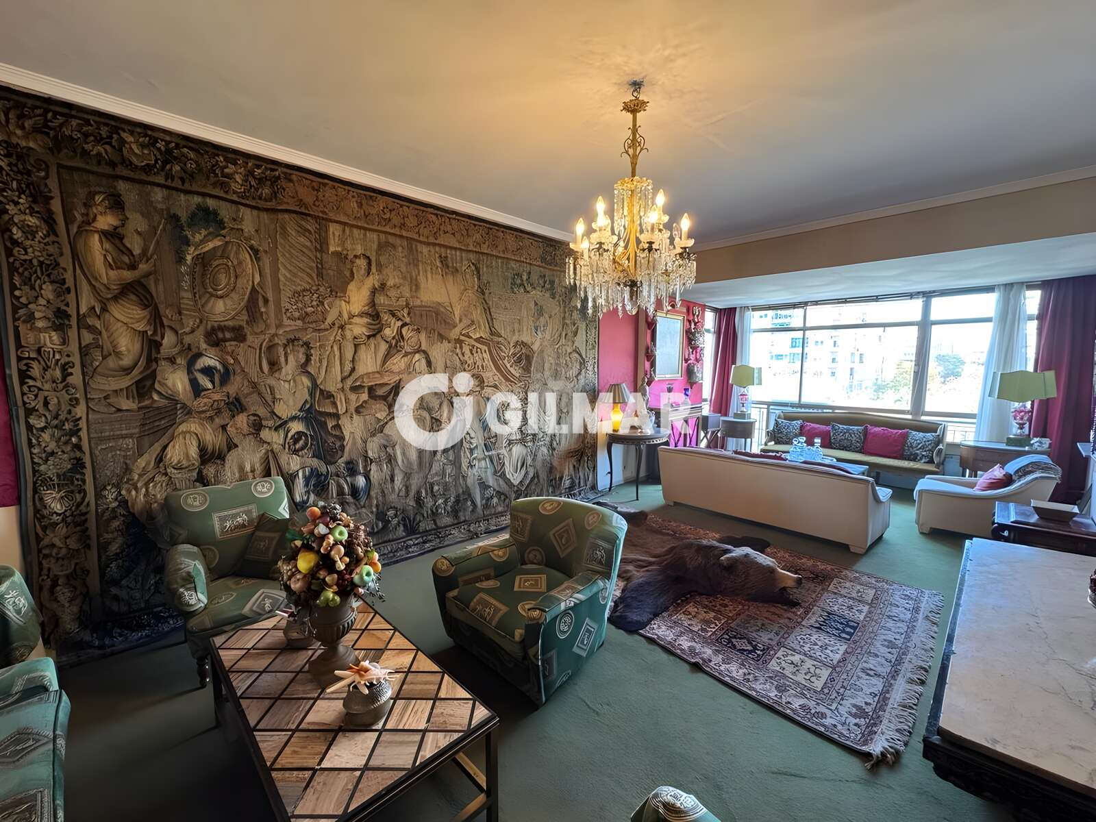 Property slider Gilmar