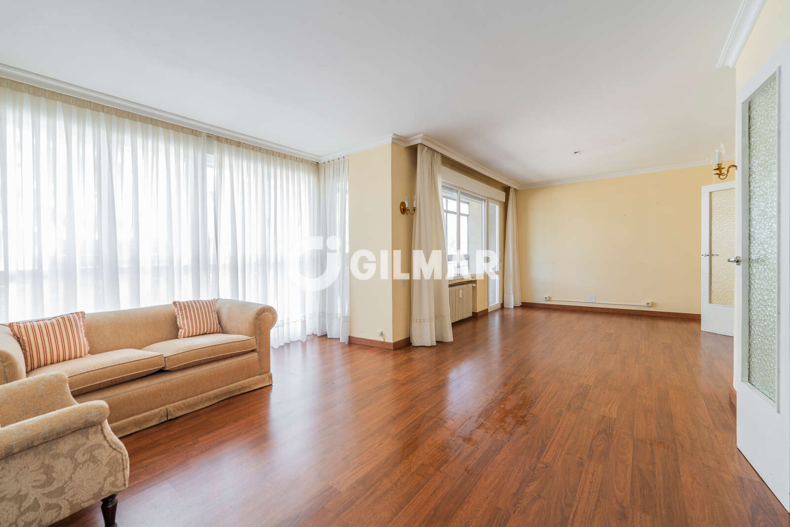 Property slider Gilmar