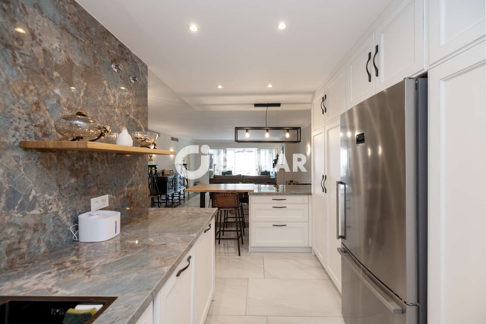 Property slider Gilmar