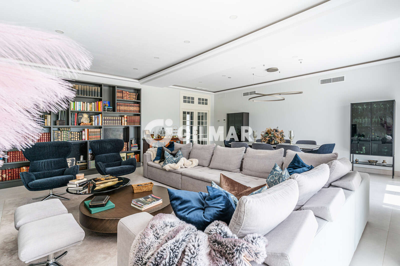 Property slider Gilmar