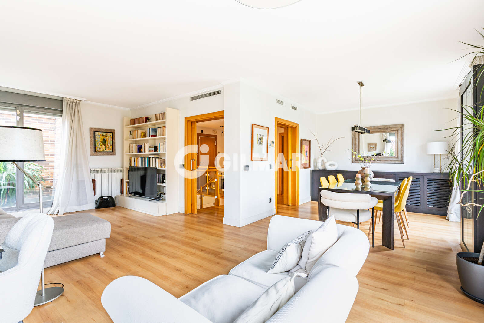 Property slider Gilmar