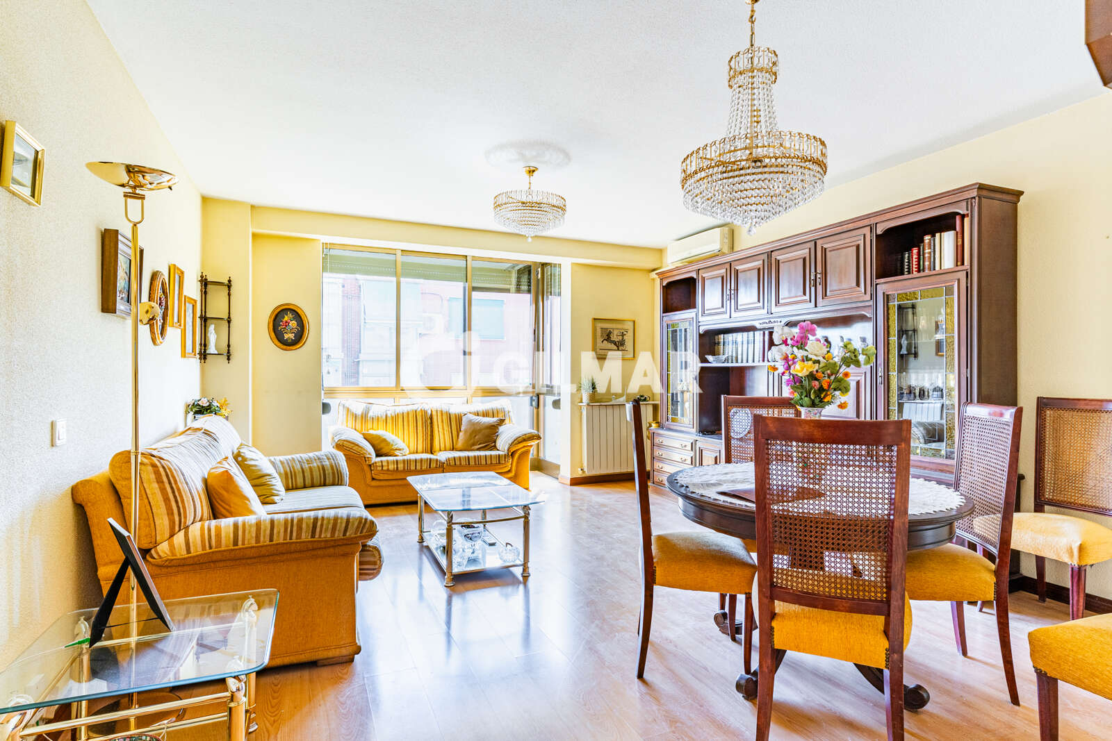 Property slider Gilmar