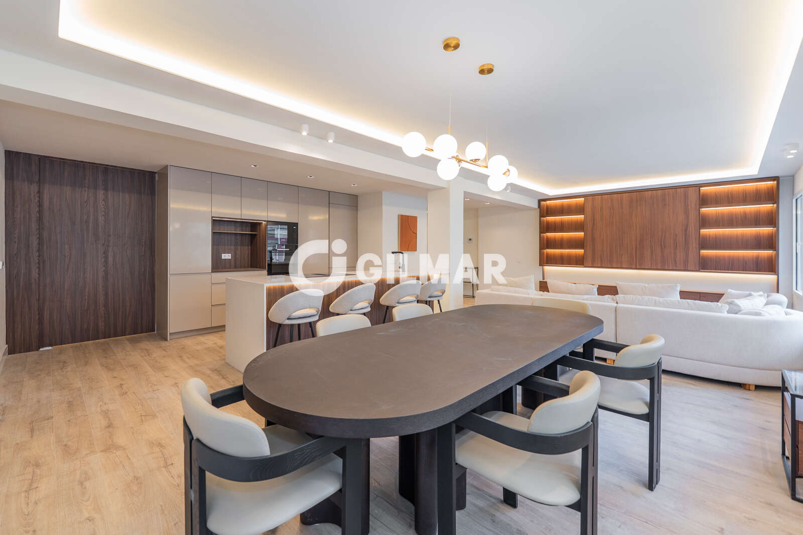 Property slider Gilmar