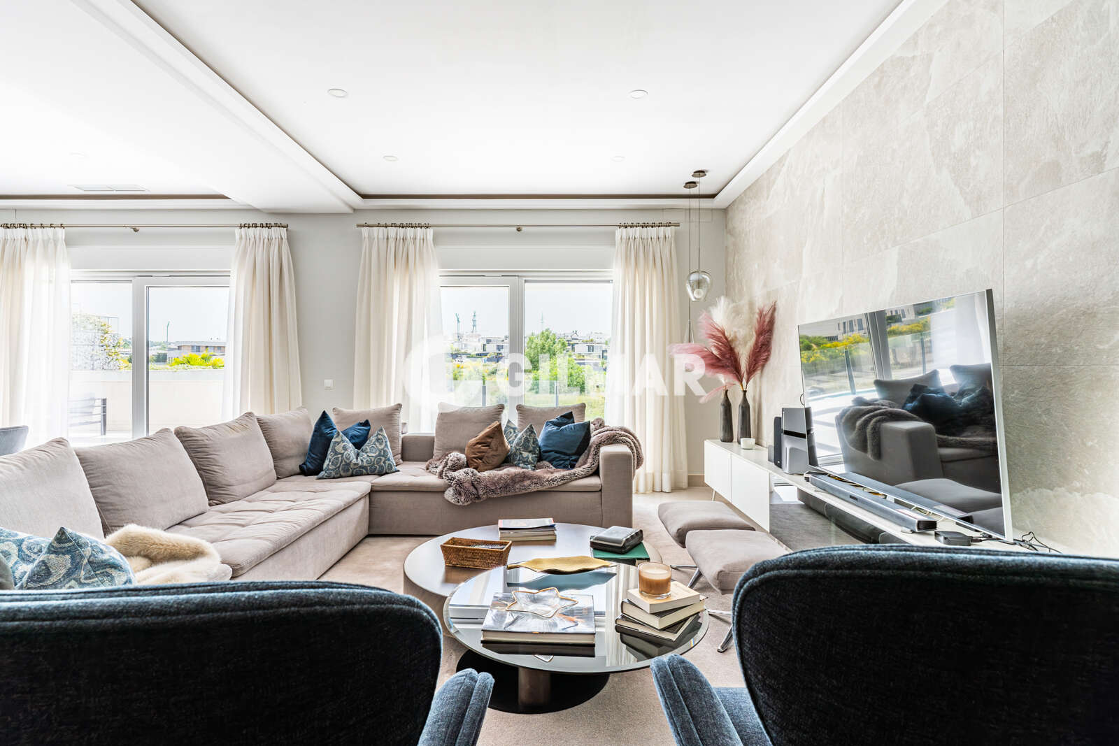 Property slider Gilmar