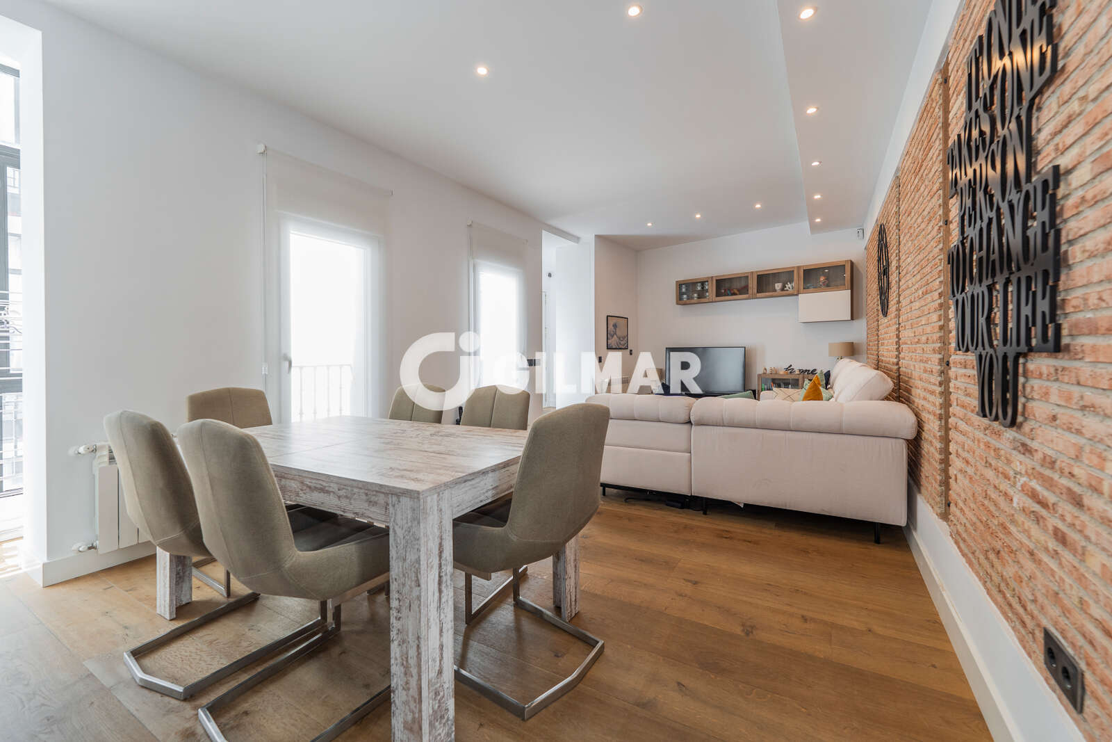 Property slider Gilmar