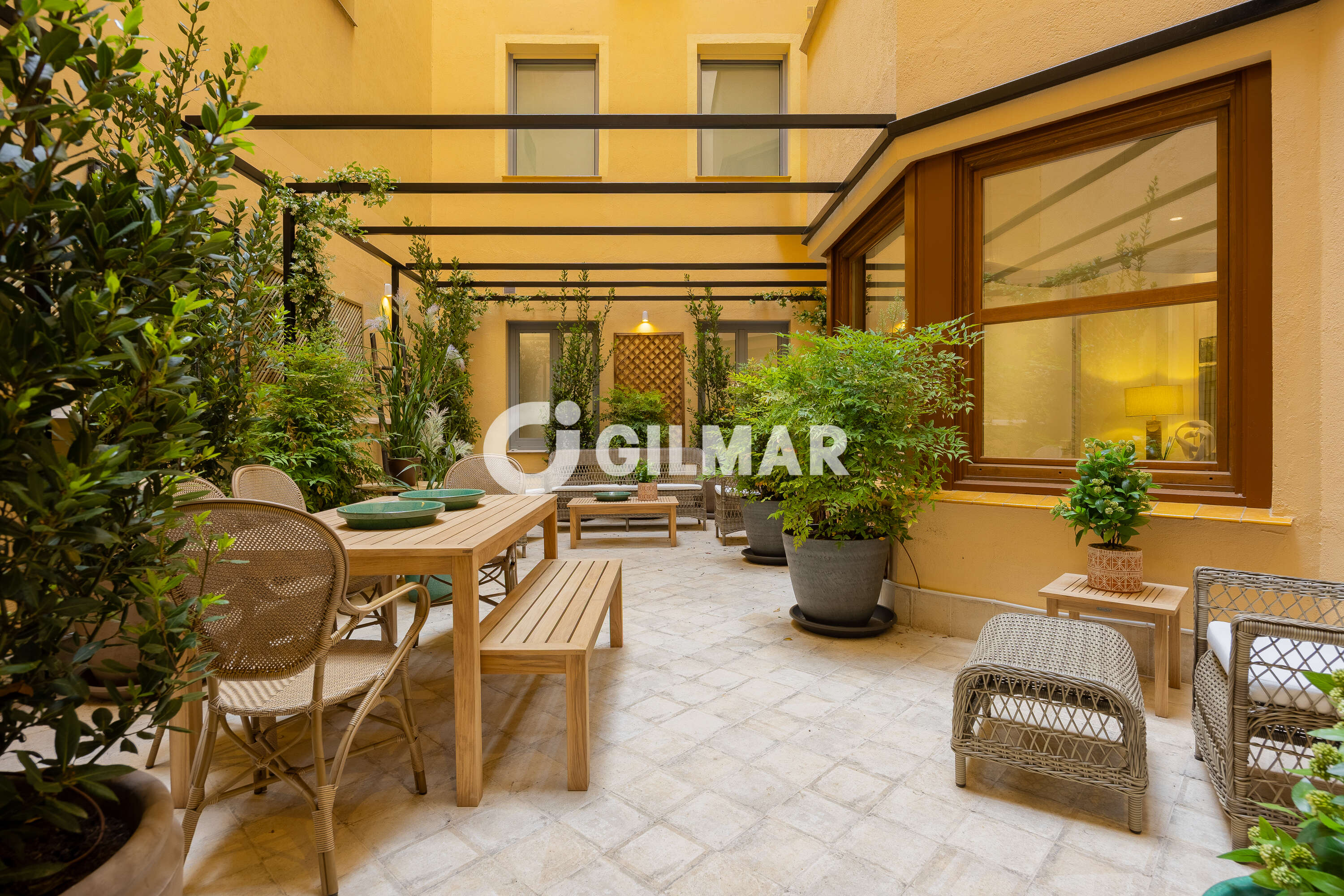 Piso · 451 m² · 5 dorm