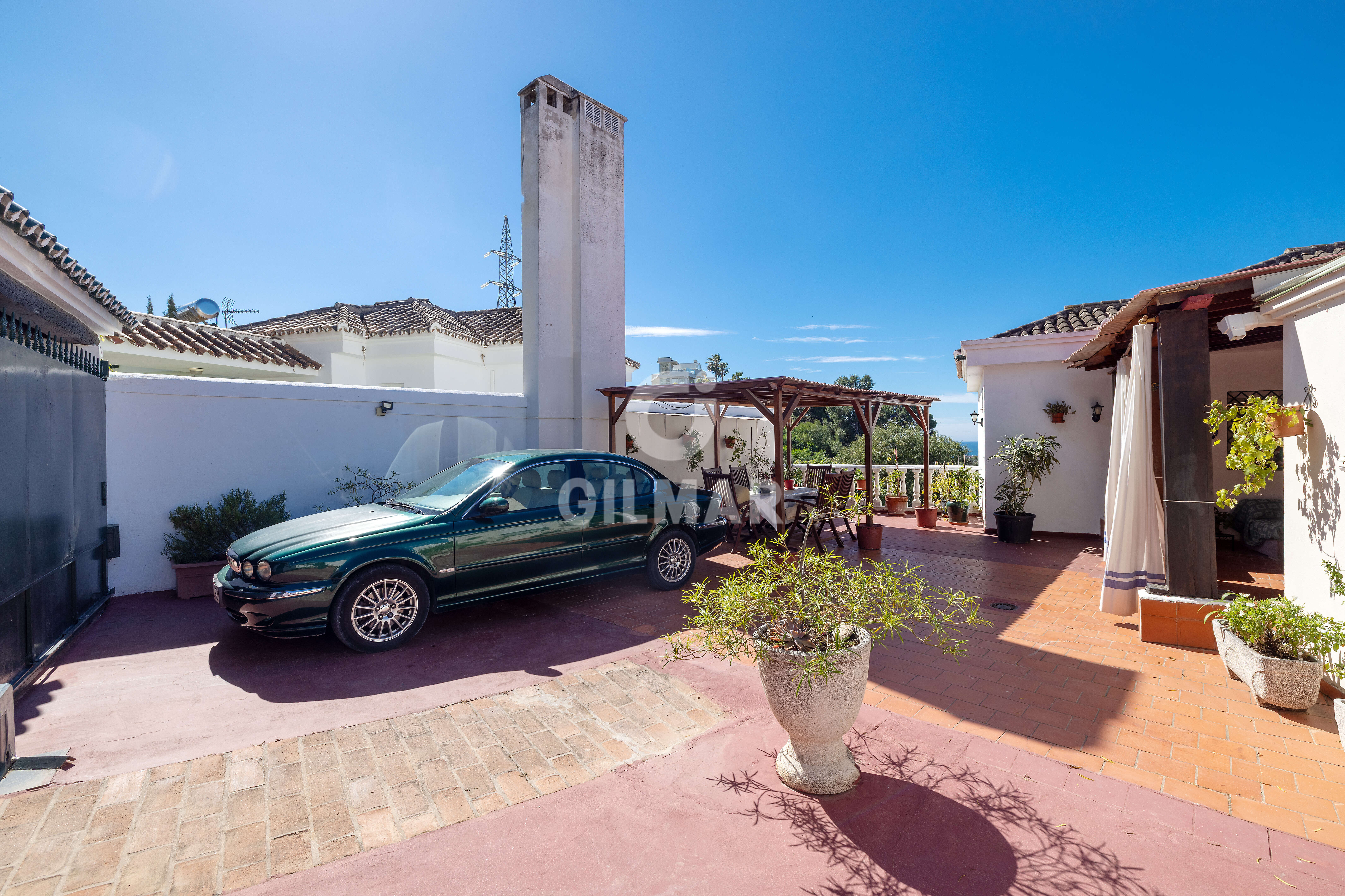 Photo of Semi-detached house