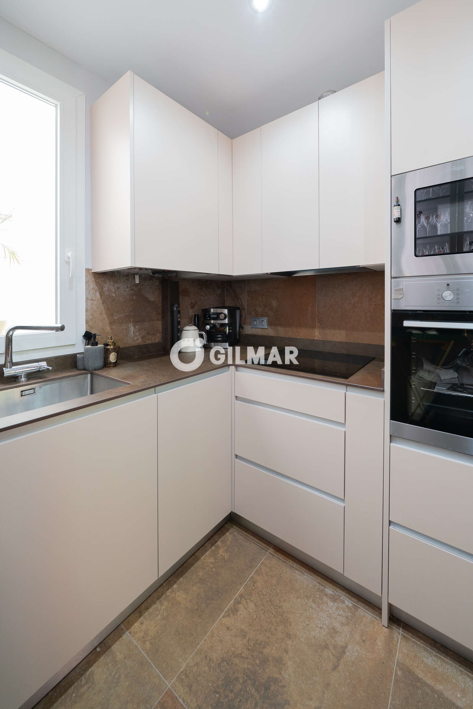 Property slider Gilmar