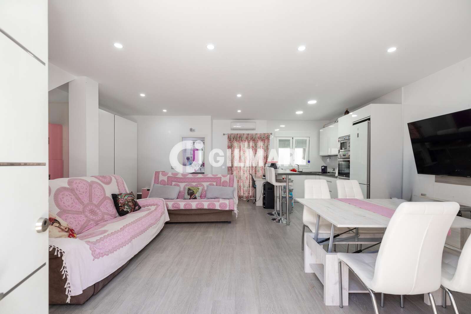 Property slider Gilmar