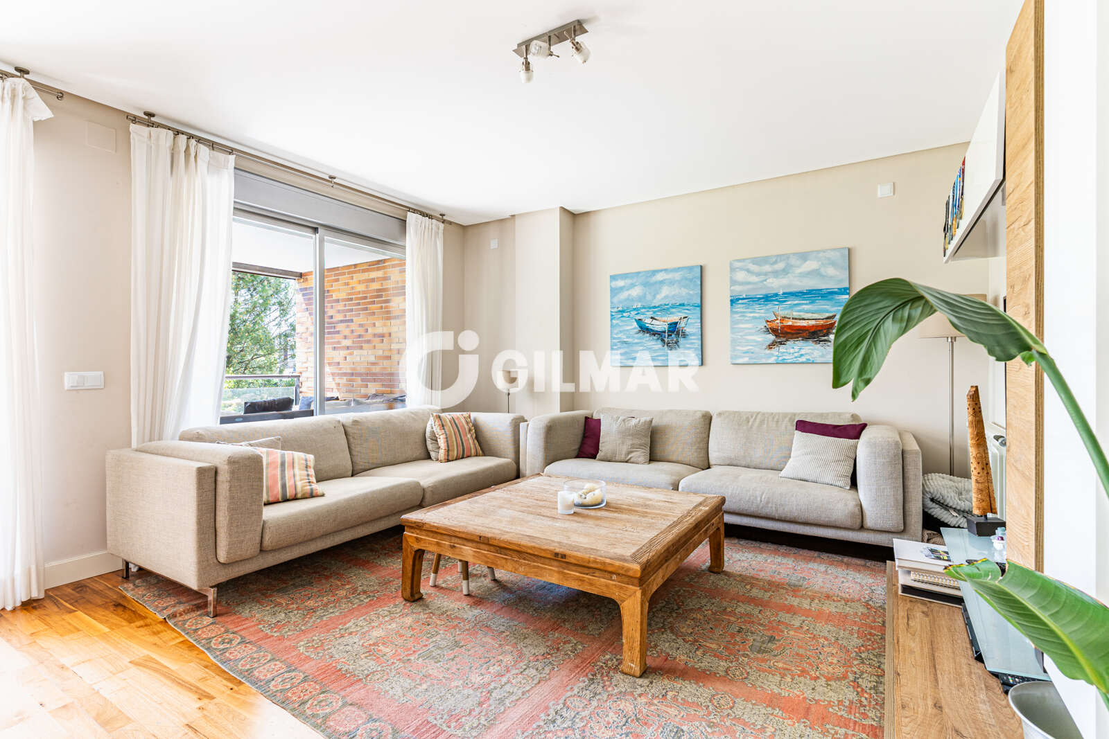 Property slider Gilmar