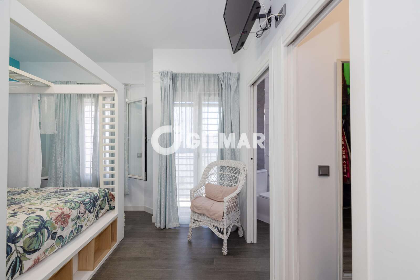 Property slider Gilmar