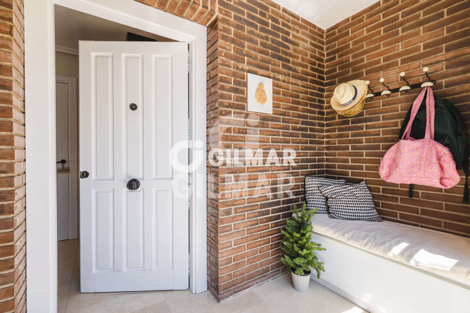 Property slider Gilmar