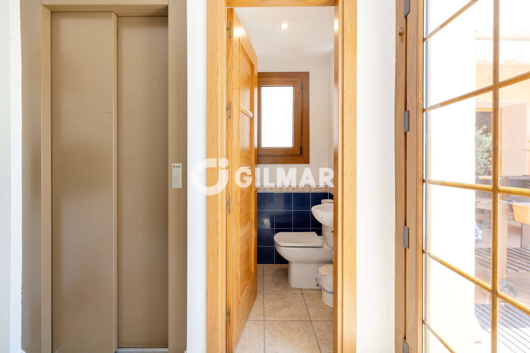 Photo of Semi-detached house