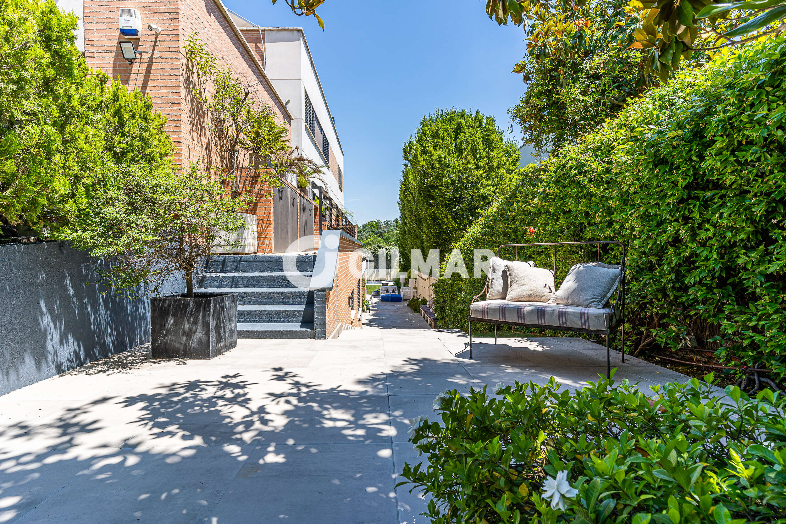 Photo of Semi-detached house