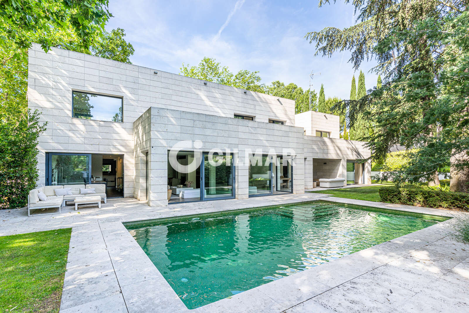 Property slider Gilmar