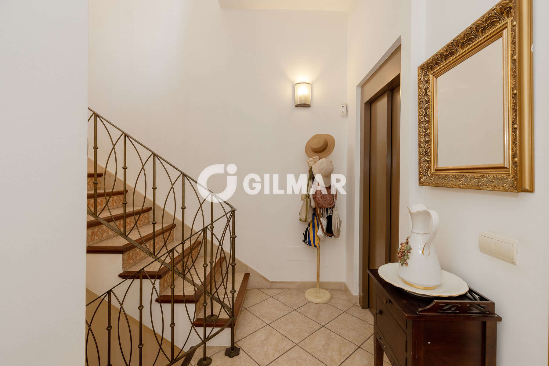 Photo of Semi-detached house