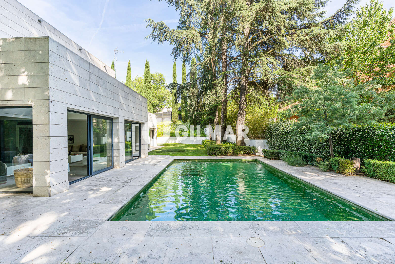 Property slider Gilmar