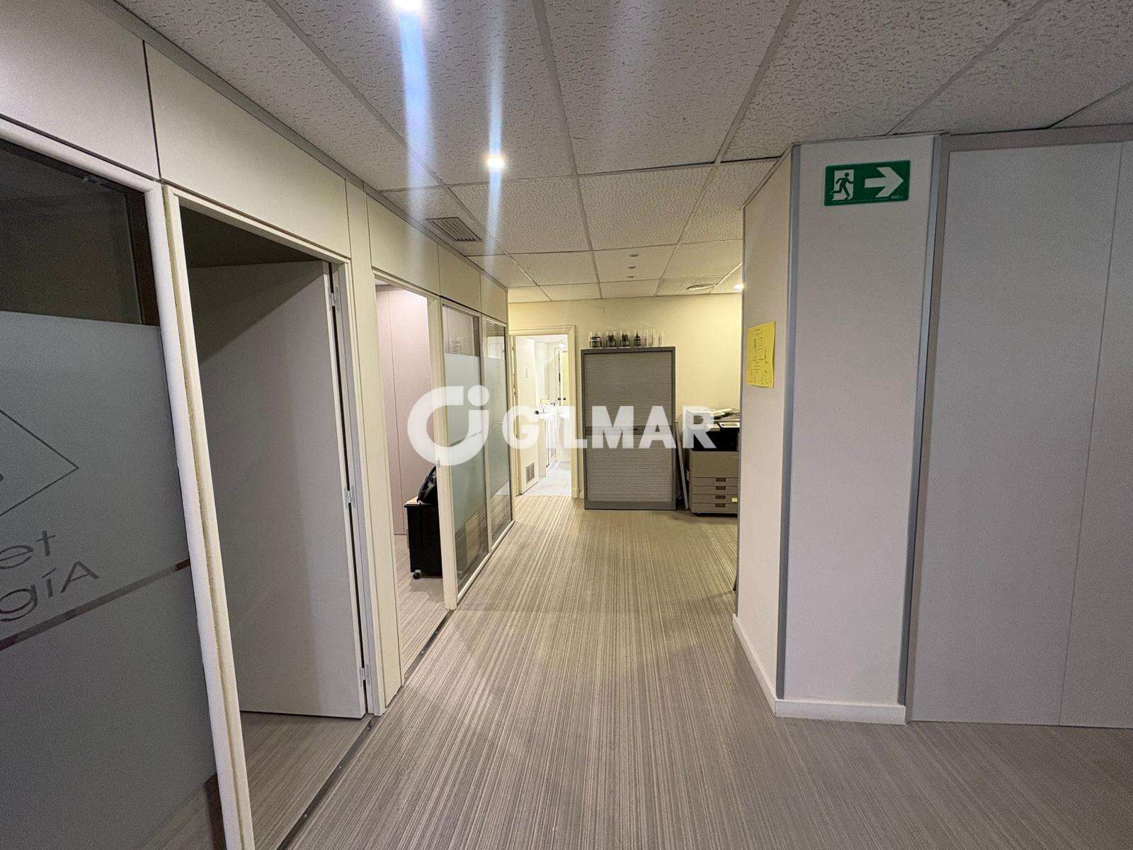 Piso · 230 m² · 4 dorm
