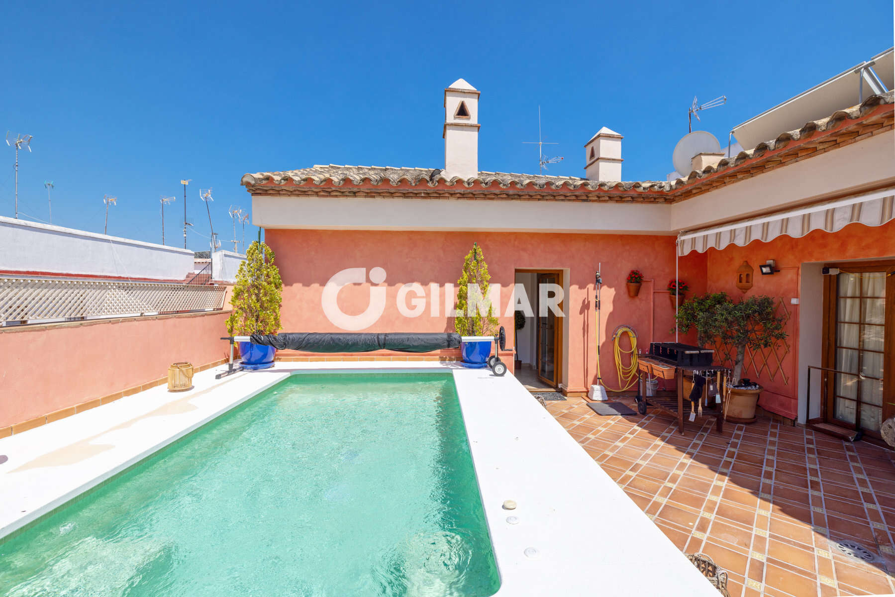 Photo of Semi-detached house