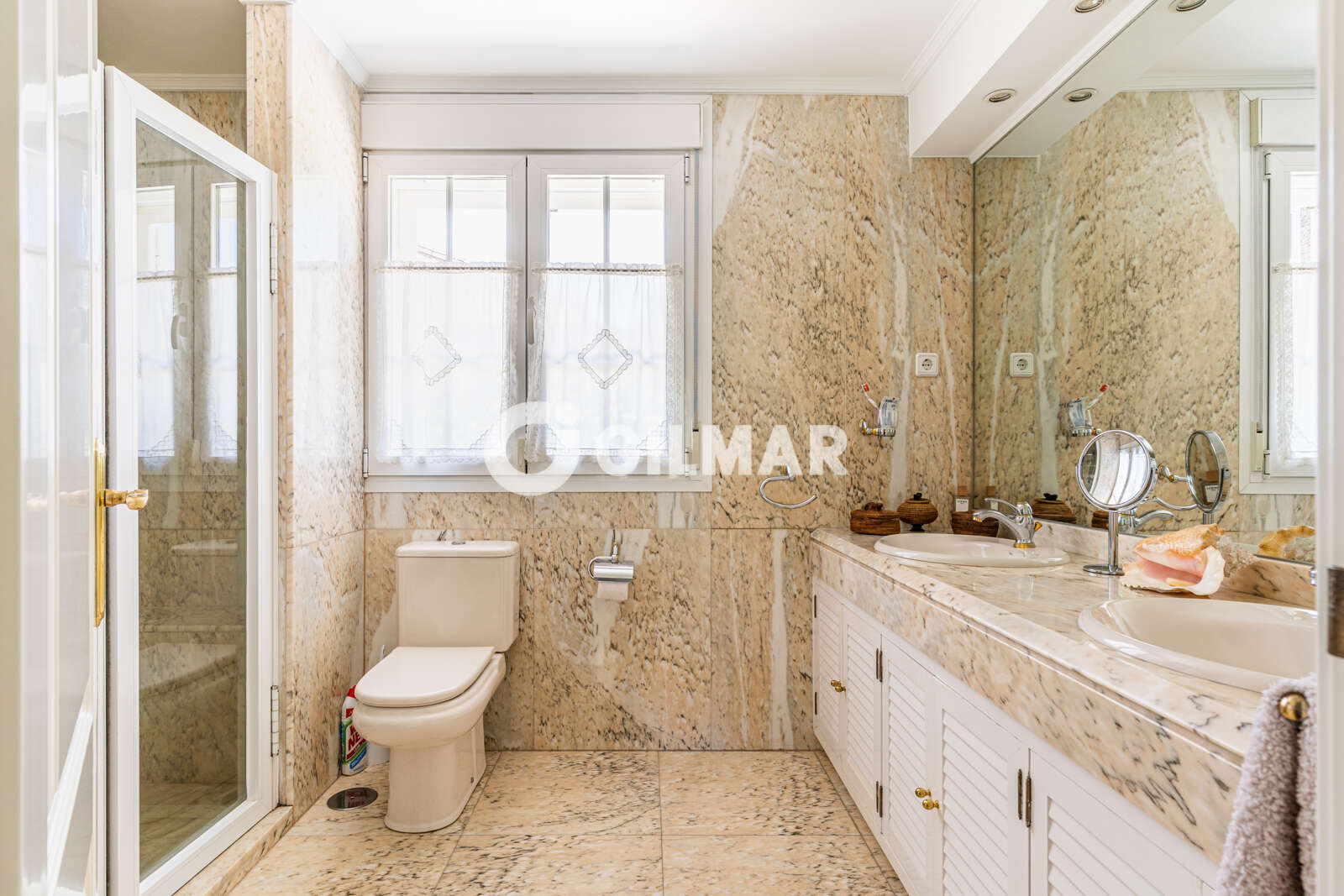 Property slider Gilmar