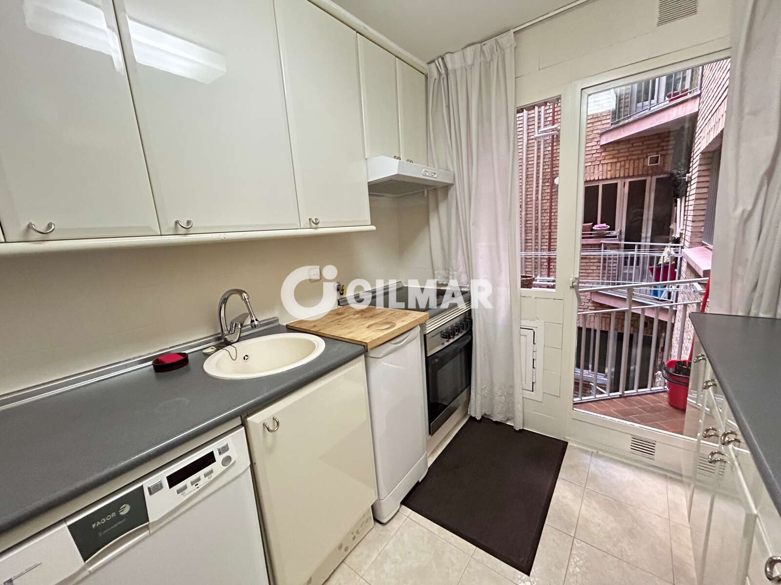 Property slider Gilmar