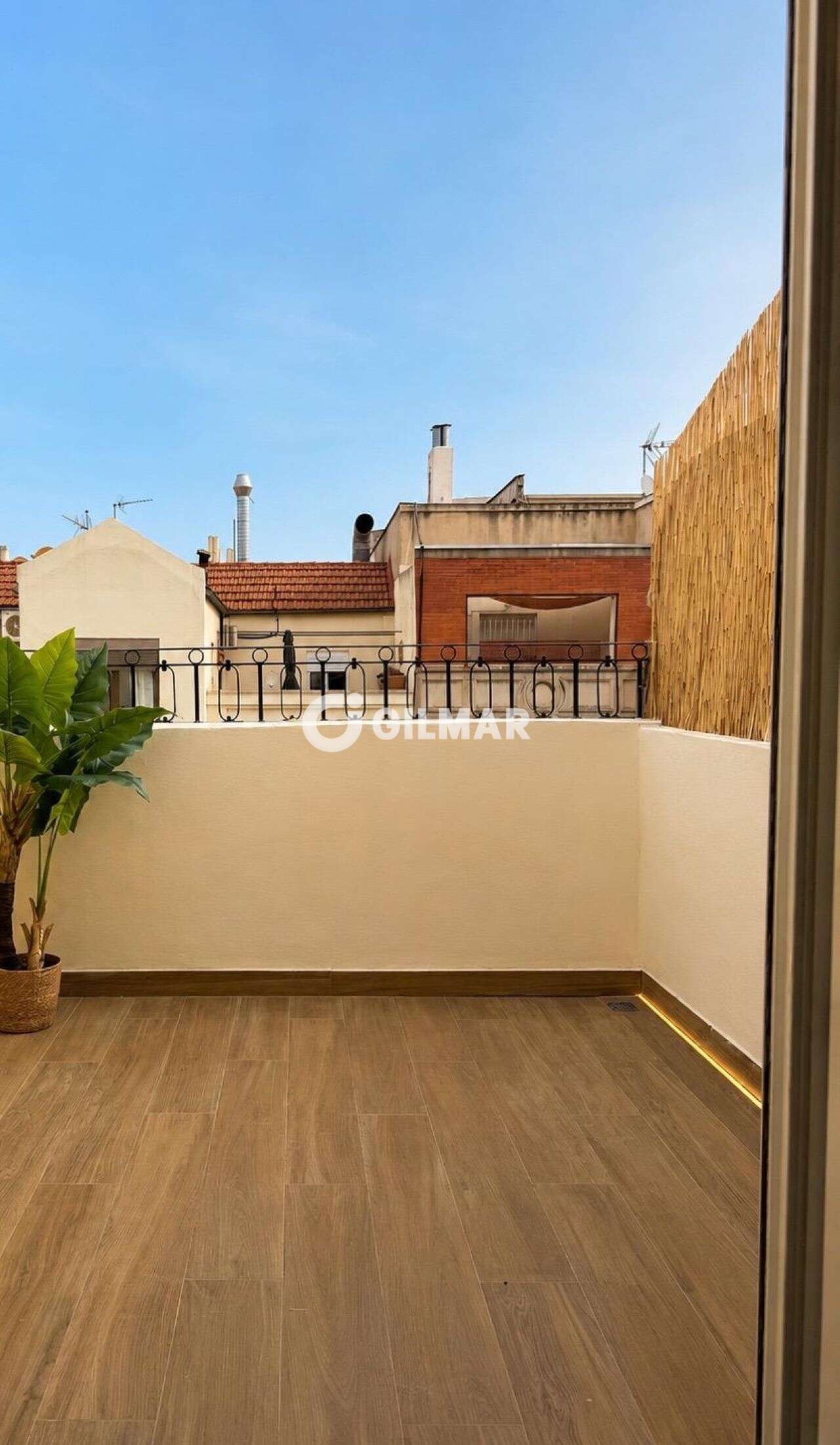 Property slider Gilmar