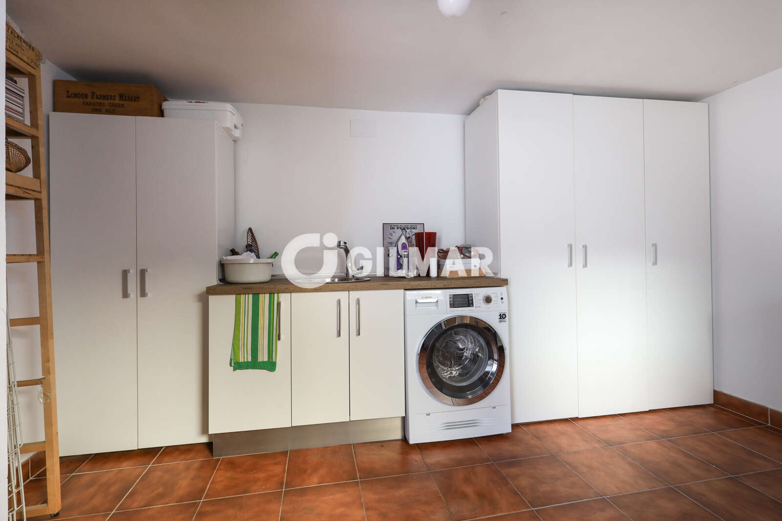 Property slider Gilmar