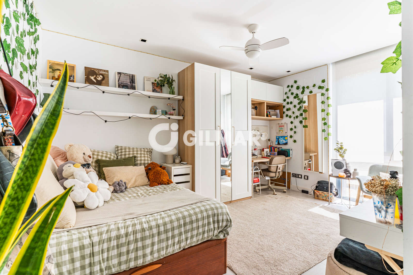 Property slider Gilmar